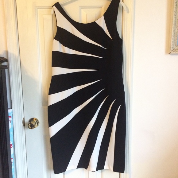 Adrianna Papell Dresses & Skirts - Adrianna Papell black white striped dress shirt 14
